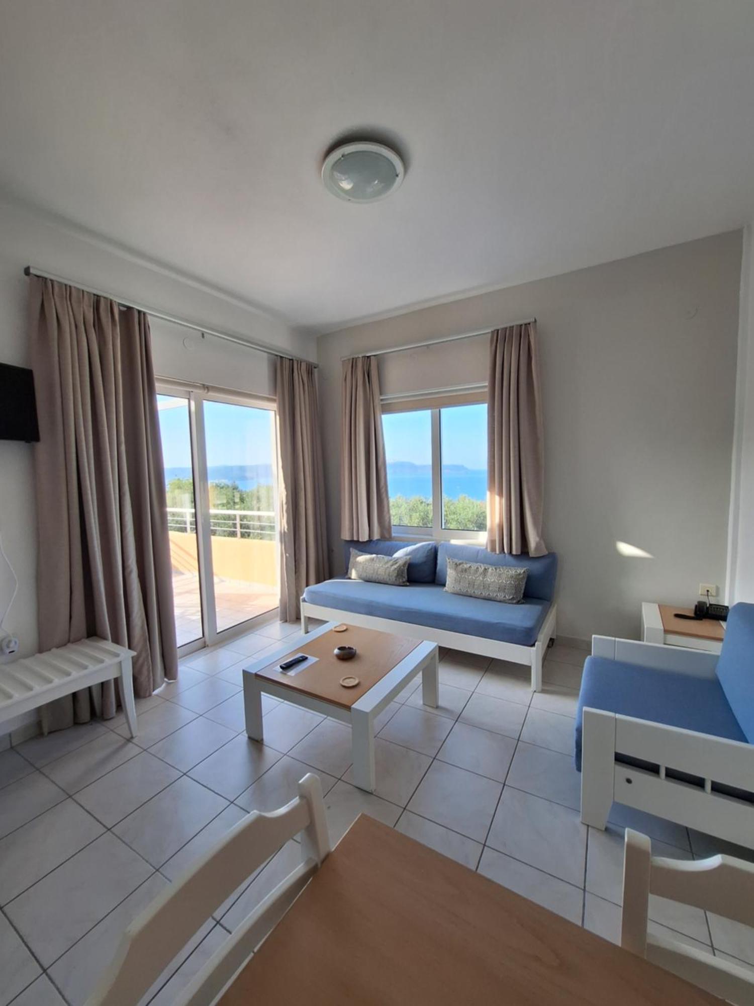 קליבס Artemis Apartments מראה חיצוני תמונה