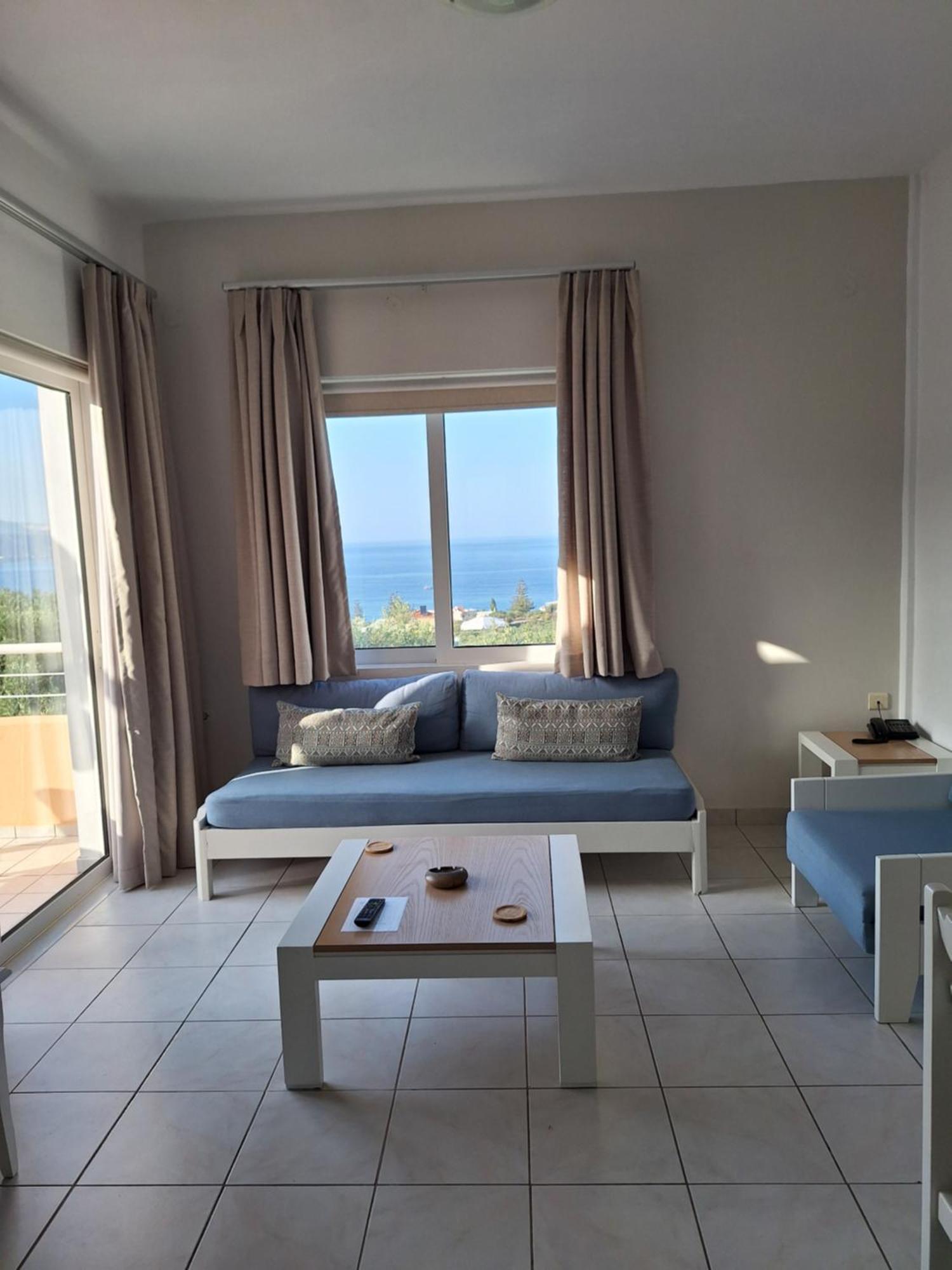 קליבס Artemis Apartments מראה חיצוני תמונה