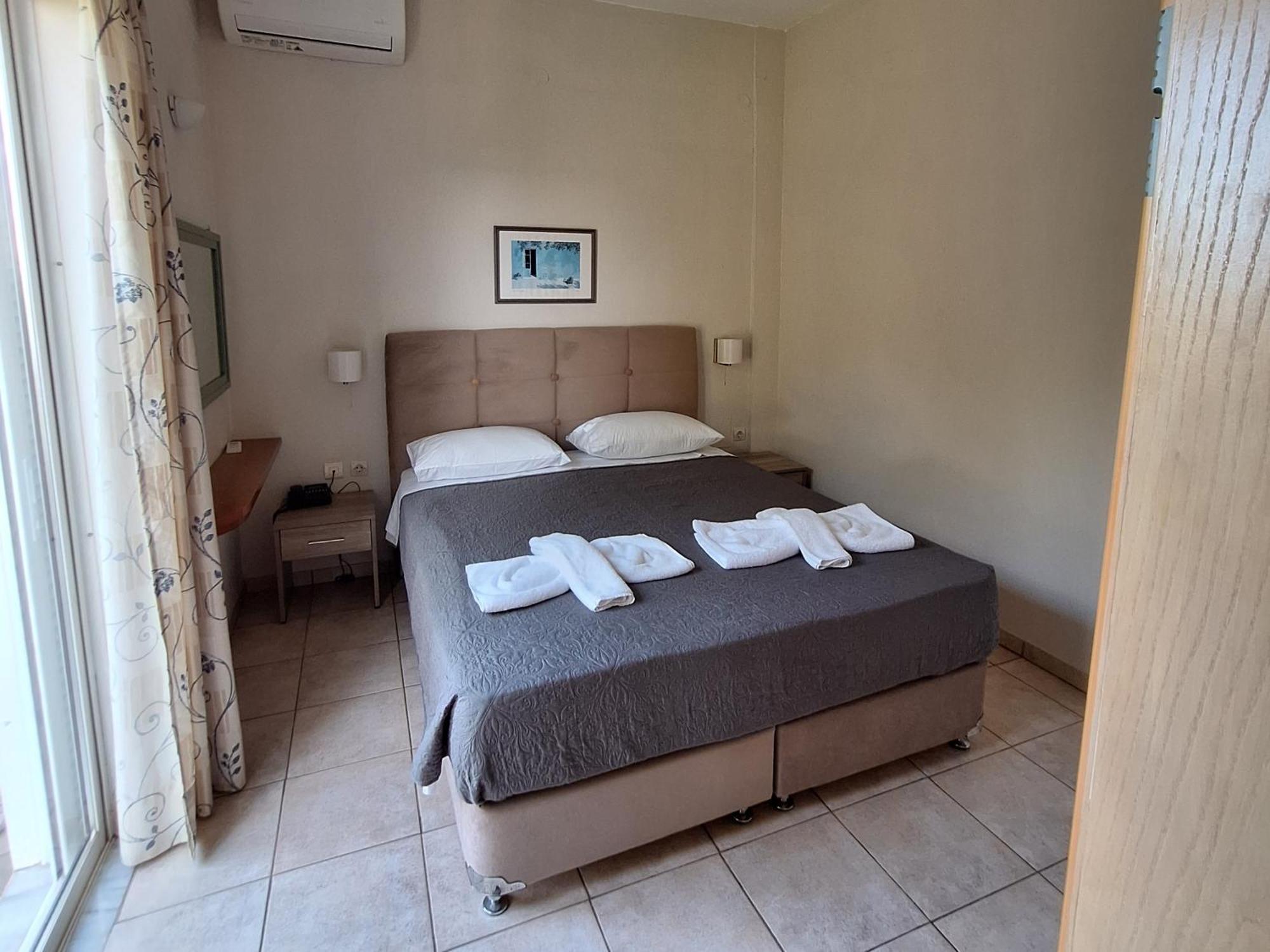 קליבס Artemis Apartments מראה חיצוני תמונה
