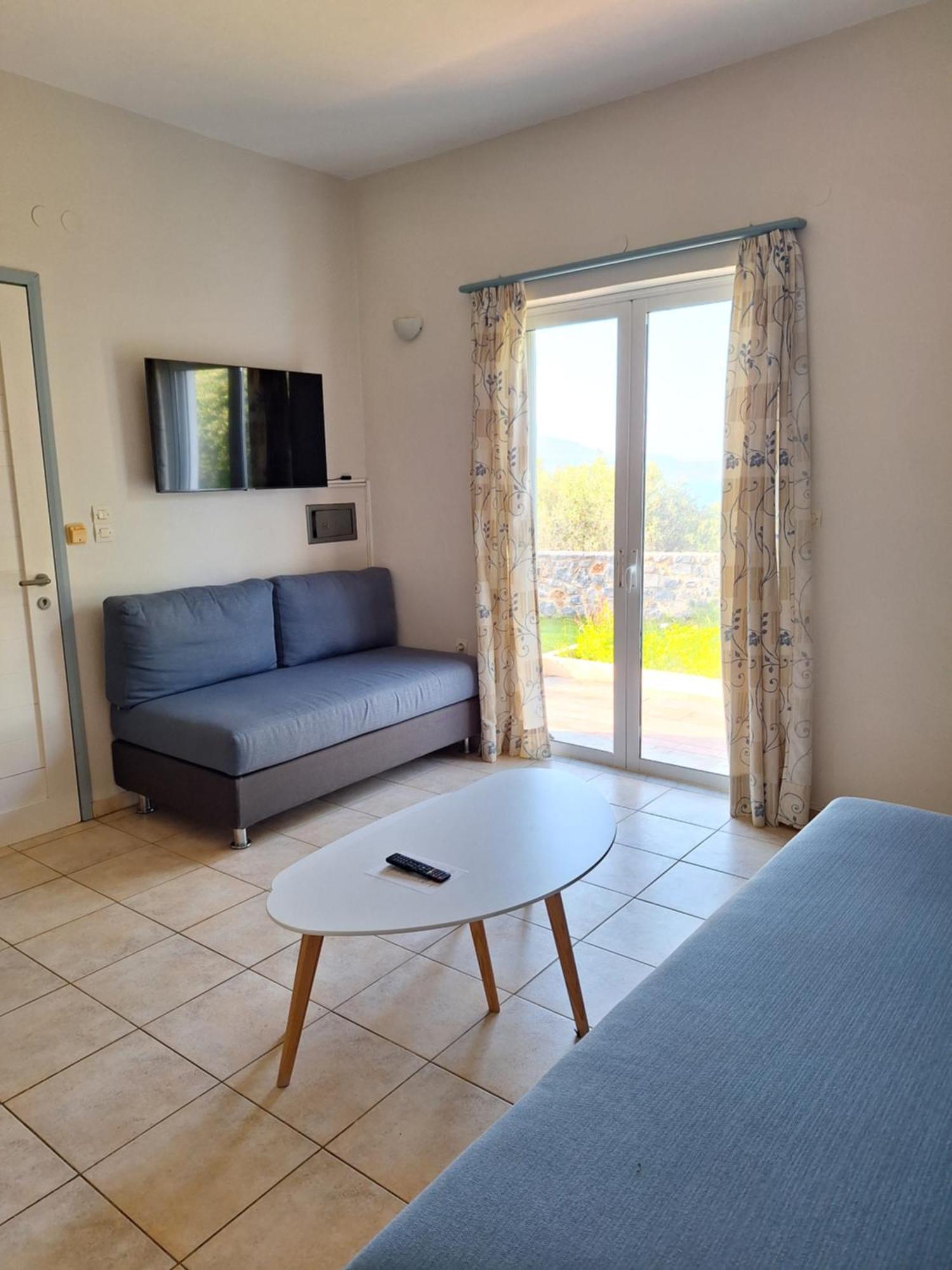 קליבס Artemis Apartments מראה חיצוני תמונה