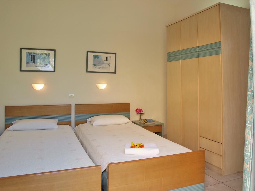 קליבס Artemis Apartments מראה חיצוני תמונה