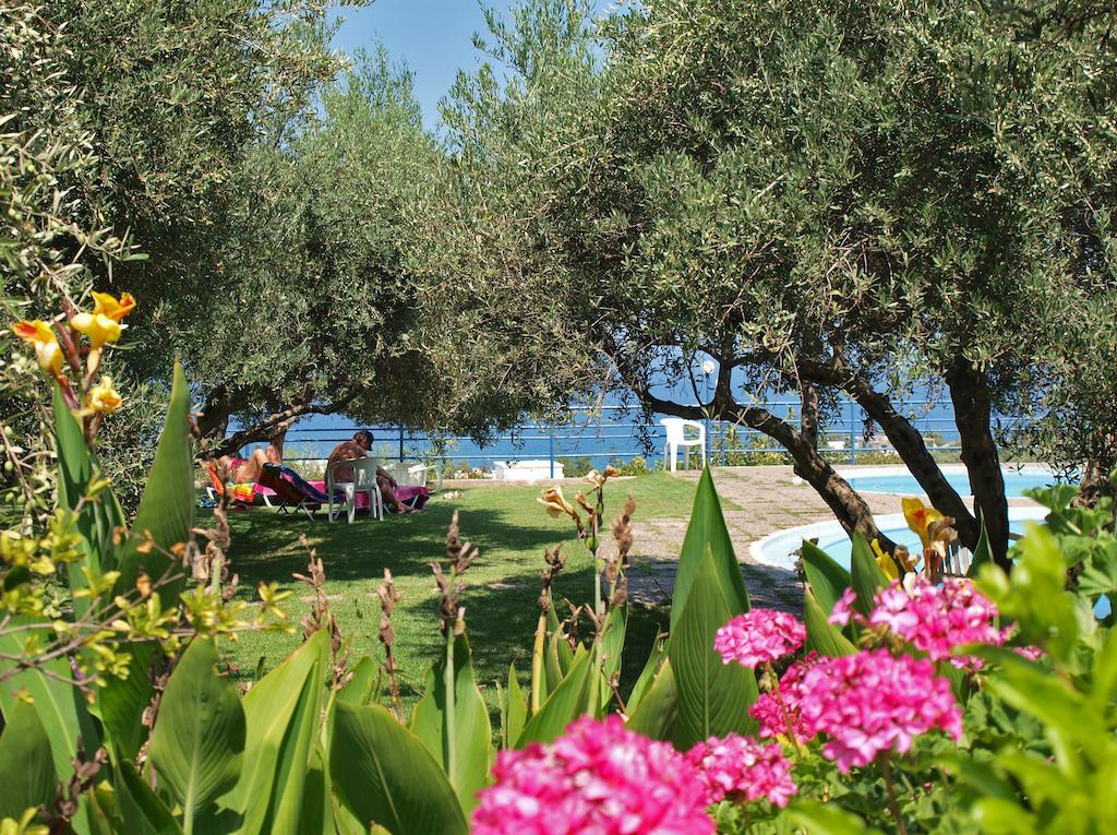 קליבס Artemis Apartments מראה חיצוני תמונה