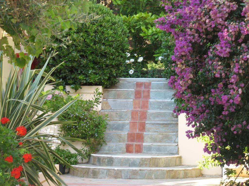 קליבס Artemis Apartments מראה חיצוני תמונה
