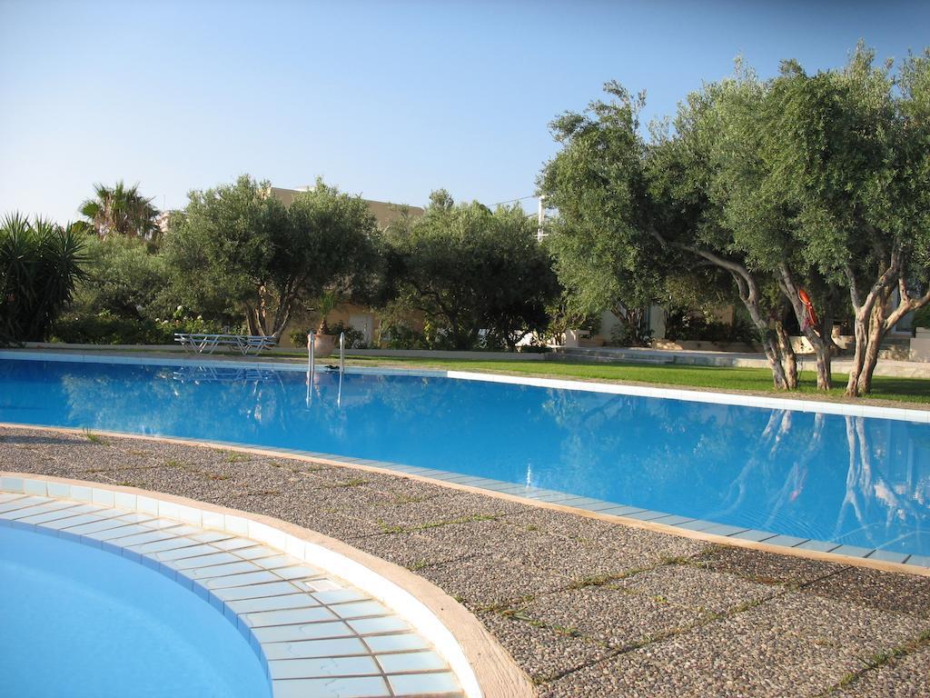 קליבס Artemis Apartments מראה חיצוני תמונה