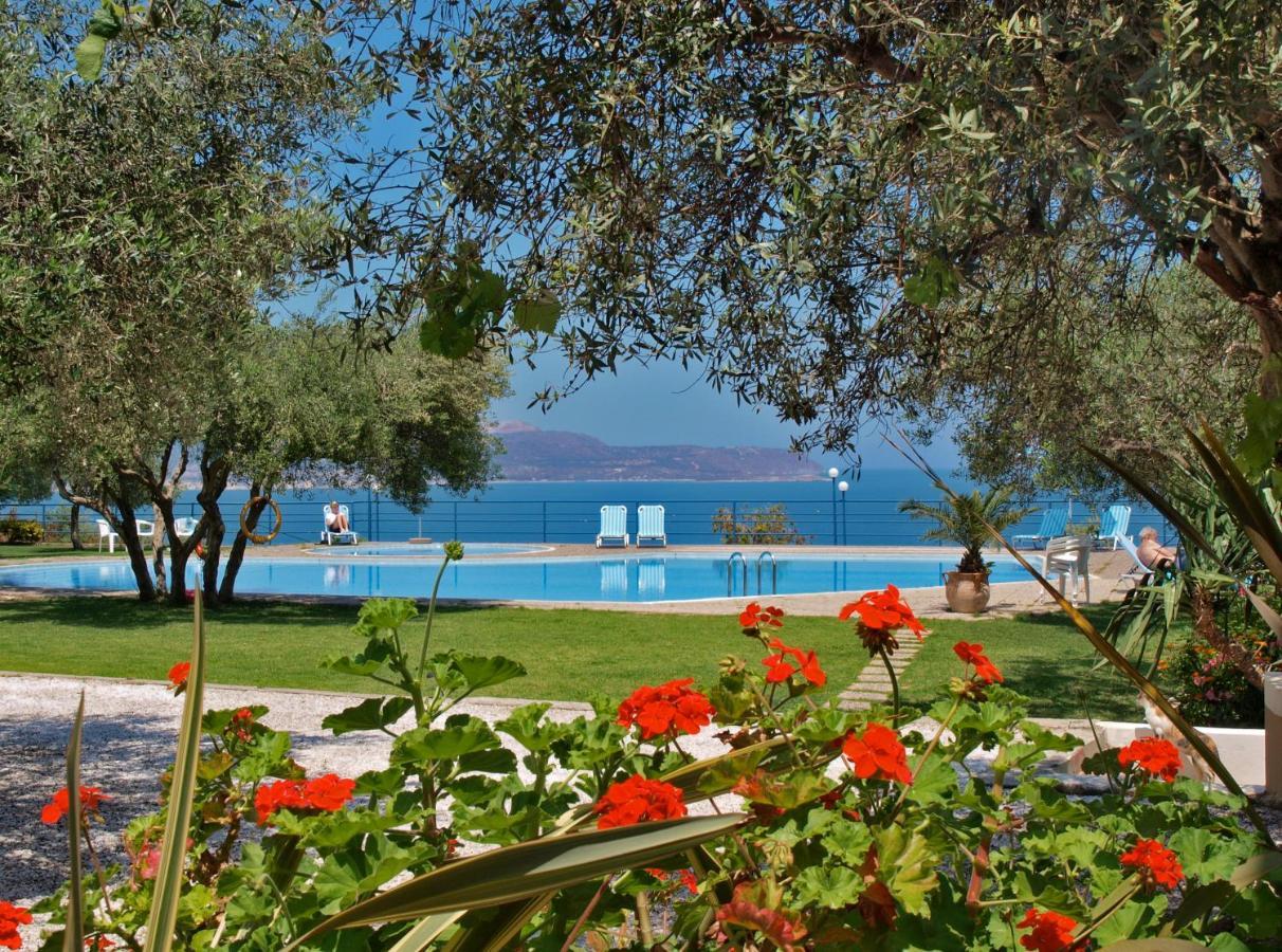 קליבס Artemis Apartments מראה חיצוני תמונה